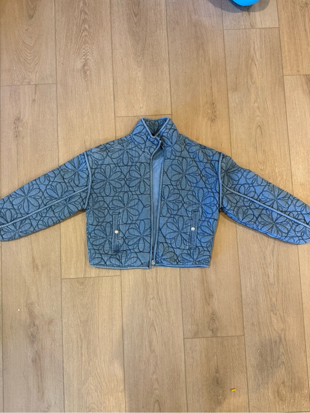 Blank NYC Blue Quilted Floral Puffer Jacket Women’s - Picture 2 of 5
